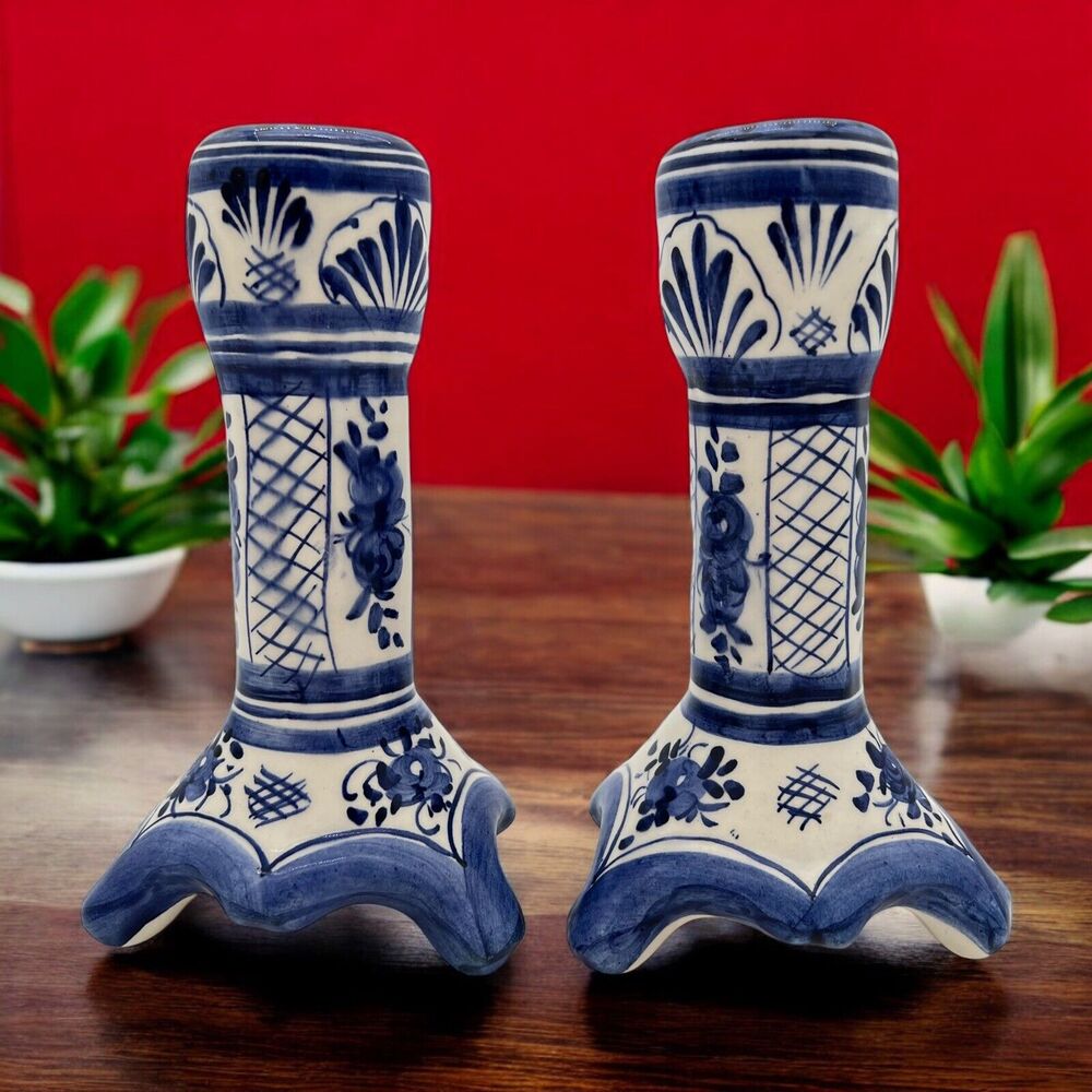 Vtg Pair Of Bud Flower Vases Blue White Hand Painted RARE Country Cottage 6.5"